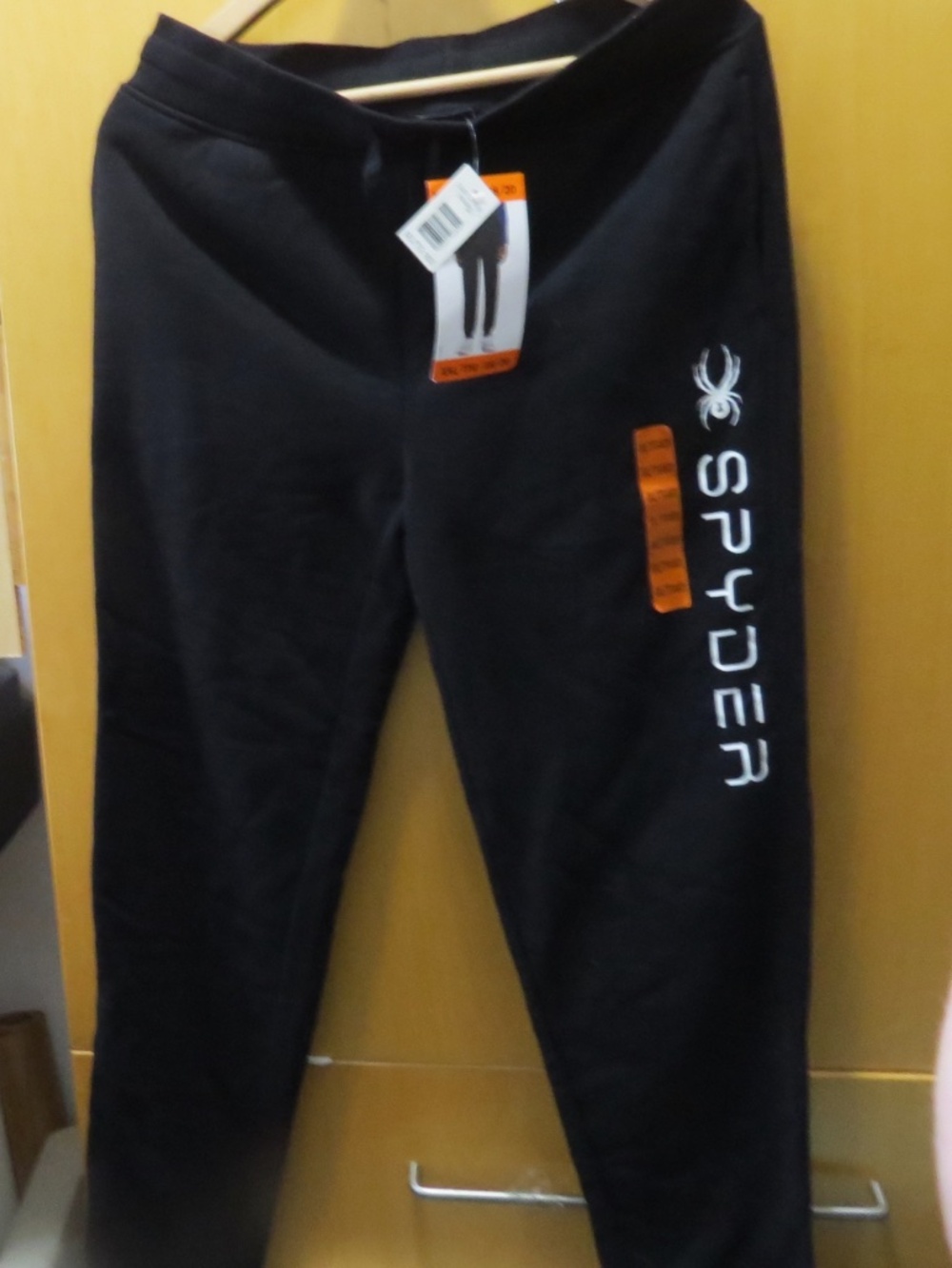 NWT Youths Spyder Black Jogger Sweatpants with White Side Logo size 18-20